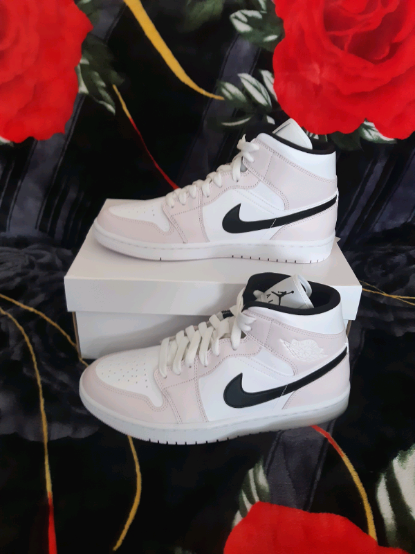 Jordan 1 Mid Barely Rose