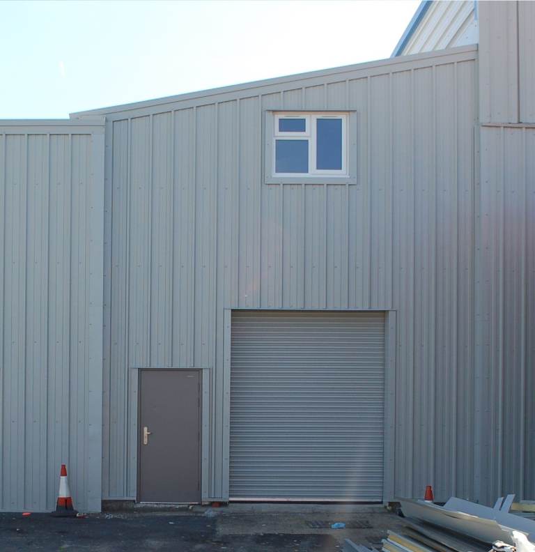 Two story industrial warehouse unit 700sqft with office 500sqft above Newly refurbished 
