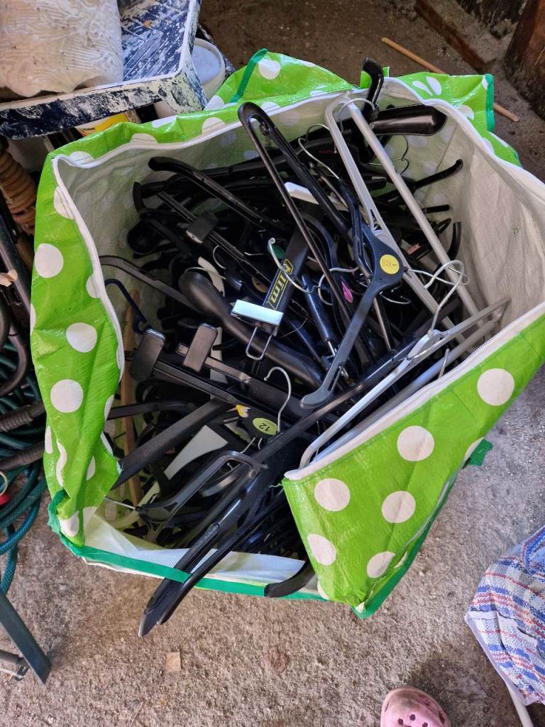 Clothes hangers 