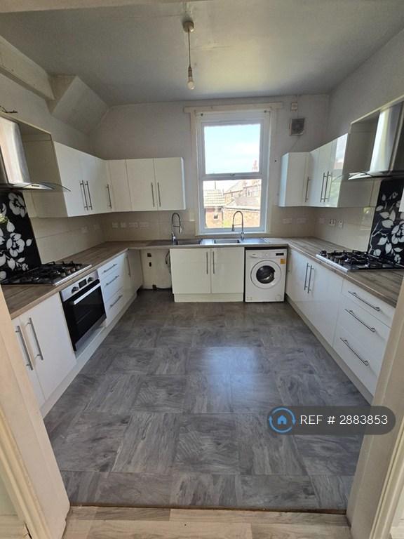 5 bedroom house in Littlemoor Lane, Doncaster, DN4 (5 bed) (#2883853)