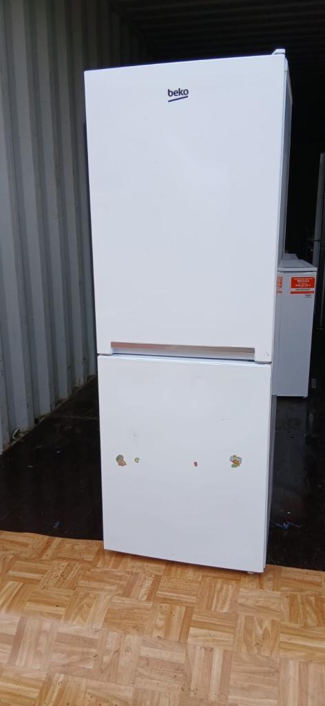 Beko Fridge Freezer – White, Good Condition