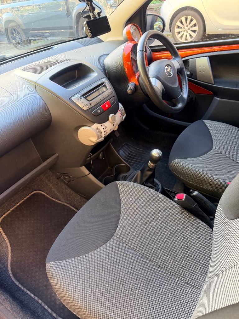 Toyota, AYGO, Hatchback, 2012, Manual, 998 (cc), 5 doors