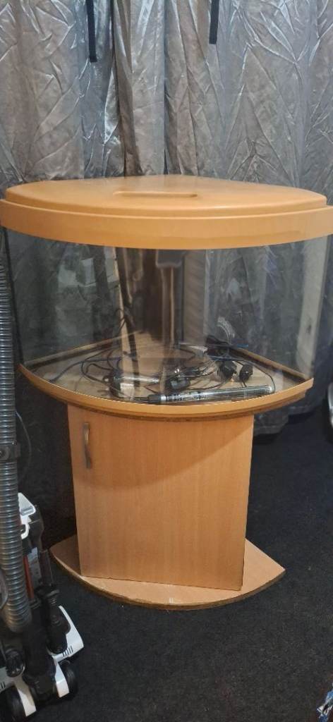 Corner Fish Tank Aquarium with Stand – Good Condition