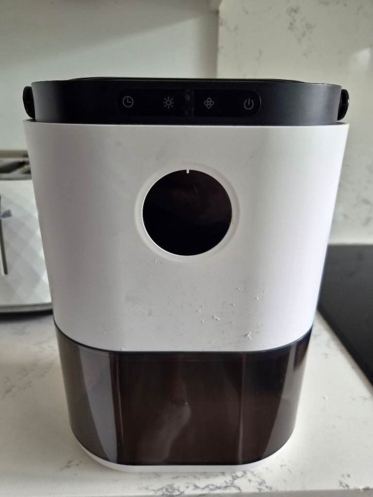 Dehumidifier 