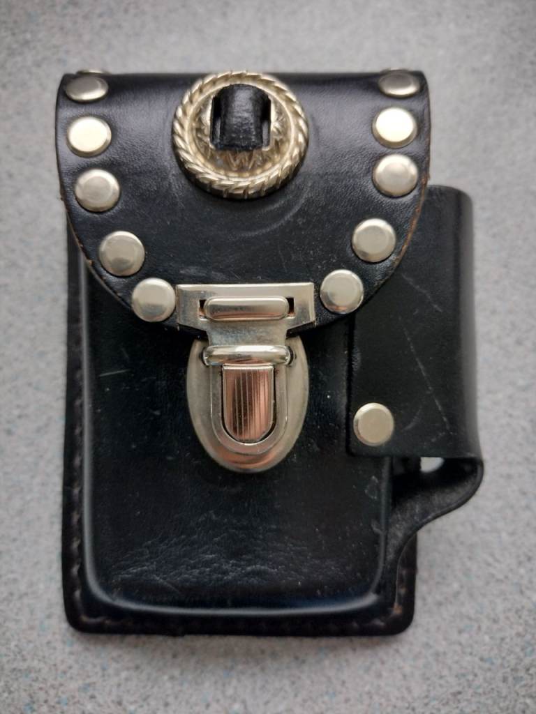 Vintage Thick Black Leather Belt Pouch, with Stud detail & a side Pocket, as new!