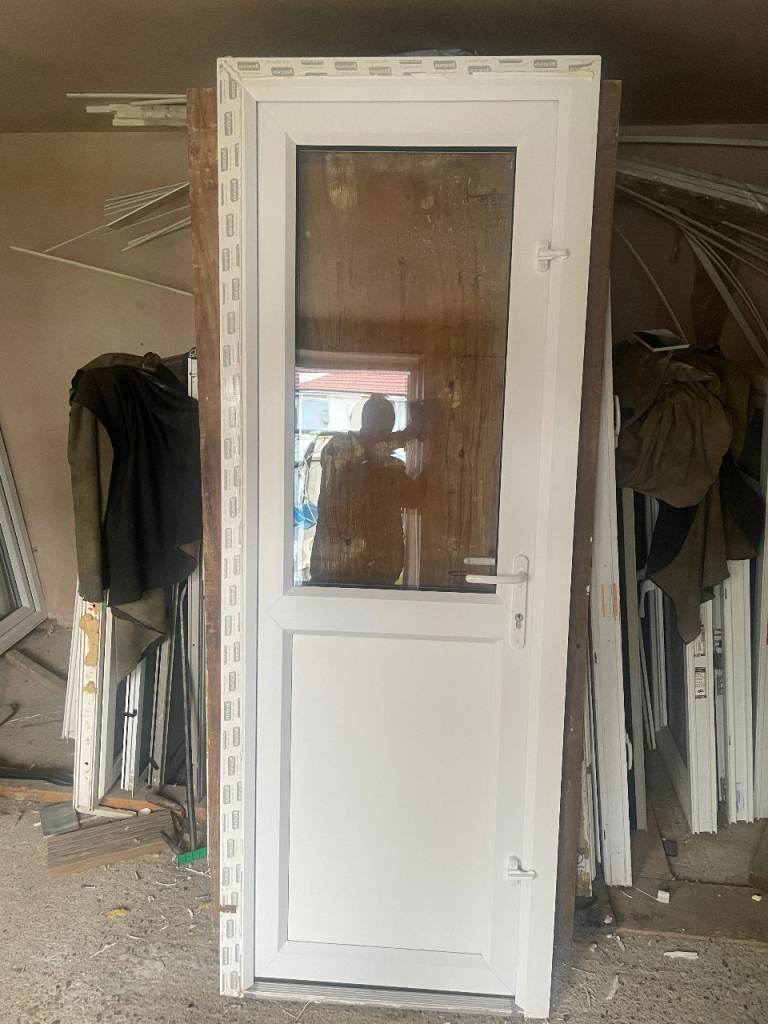 UPVC DOOR 203 x 75 cm - BEAUTIFUL EUROCELL UPVC DOUBLE GLAZED DOOR - ONLY 1 YEAR OLD  (REF: DX202)