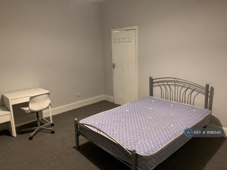 4 bedroom house in Ossory Street, Manchester, M14 (4 bed) (#1896545)