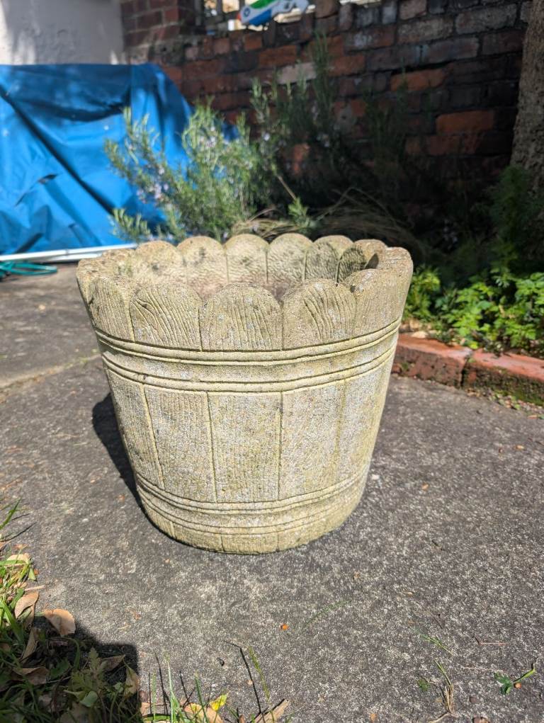 Large Weathered Stone Barrel Planter – Scalloped Edge