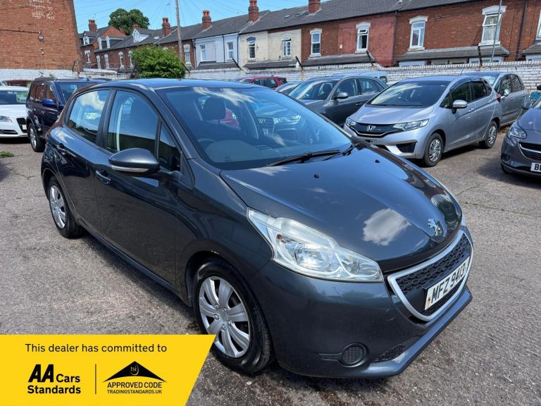 PEUGEOT 208 1.4 HDi Access+ 2013