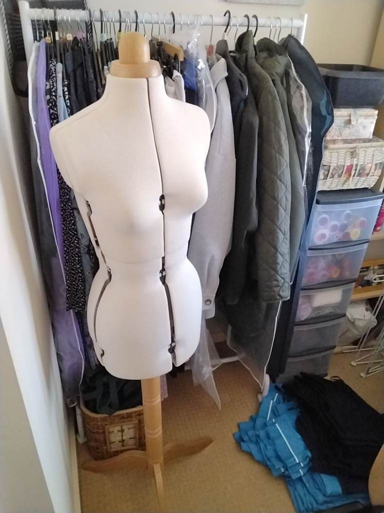 Adjustoform lady valet