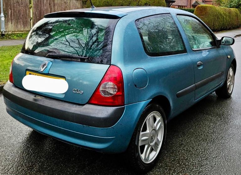 Renault Clio 1.2 16v petrol Dynamique  Model 74 bhp Hpi clear Great car (2004 04)
