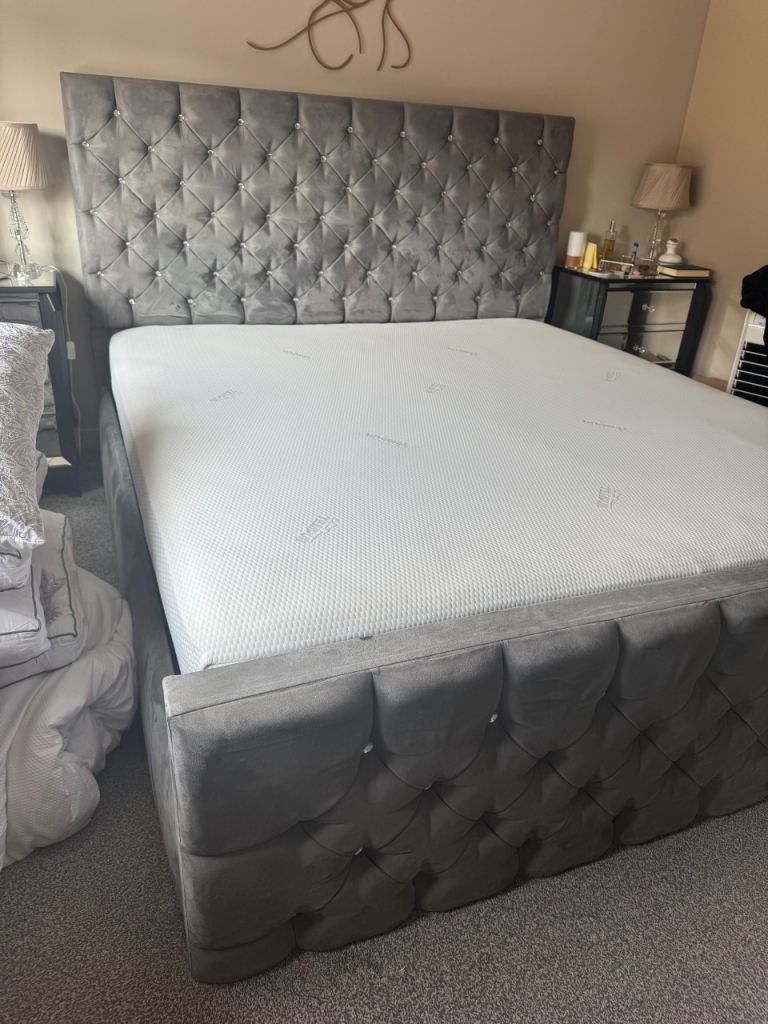 Grey Velvet Super King Ottoman Bed Frame – Storage – Very Good Condition
