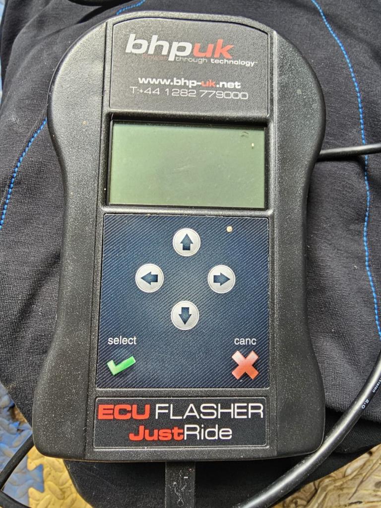 ECU flash and tuning device 