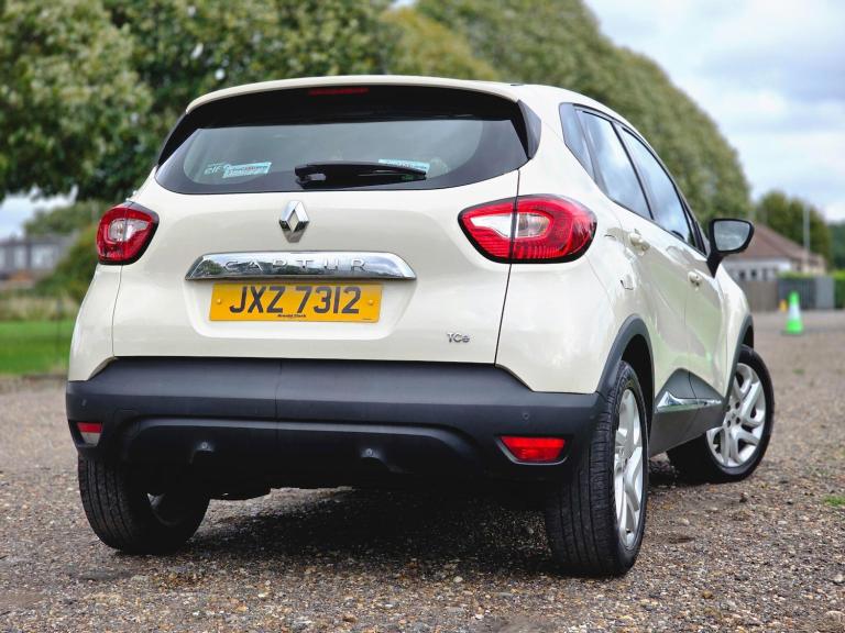2016 Renault Captur 1.2 TCe ENERGY Dynamique Nav Auto Euro 6 (s/s) 5dr HATCHBACK Petrol Automatic