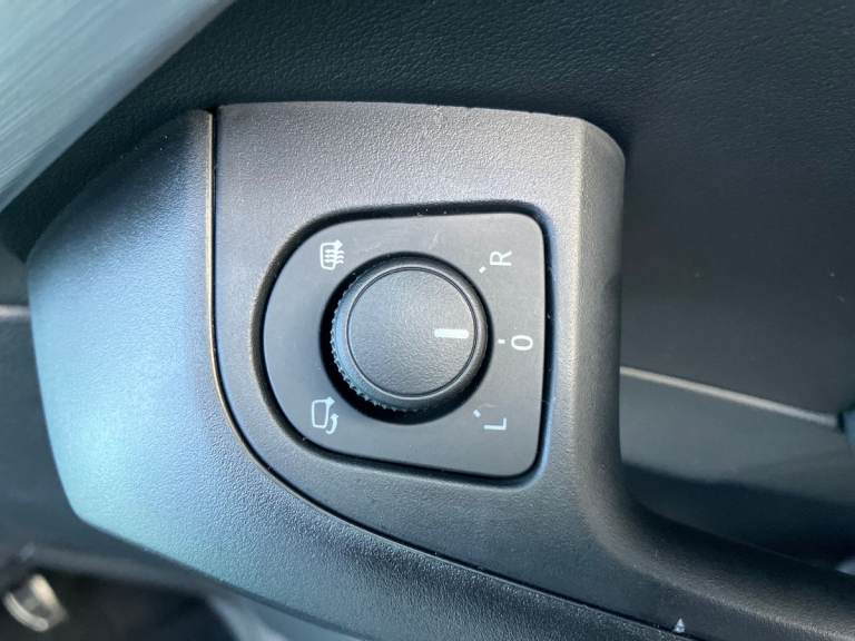 2025 SEAT Ateca 1.5 TSI EVO FR Black Edition 5dr Estate PETROL Manual