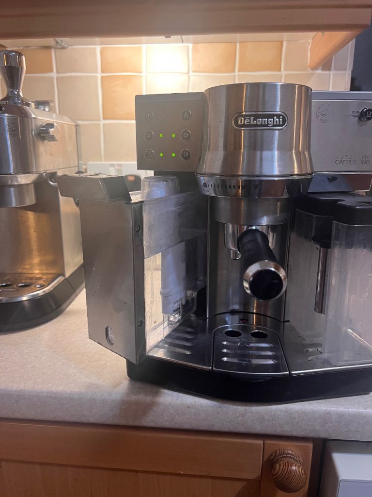 image for DELONGHI EC860.M Coffee Machine - Silver Working