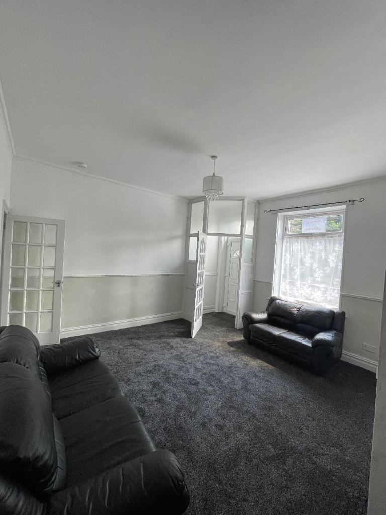 Spacious 3-Bedroom Family Home To Rent – BD5 Bradford – £850 PCM