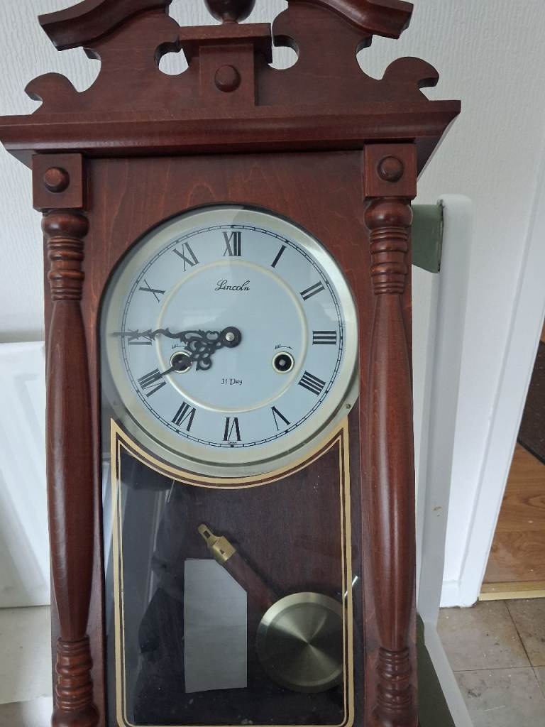 Lincoln wall clock Good Condition