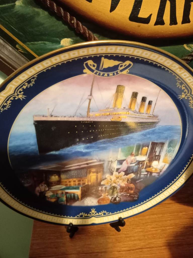 Titanic plates x 5 