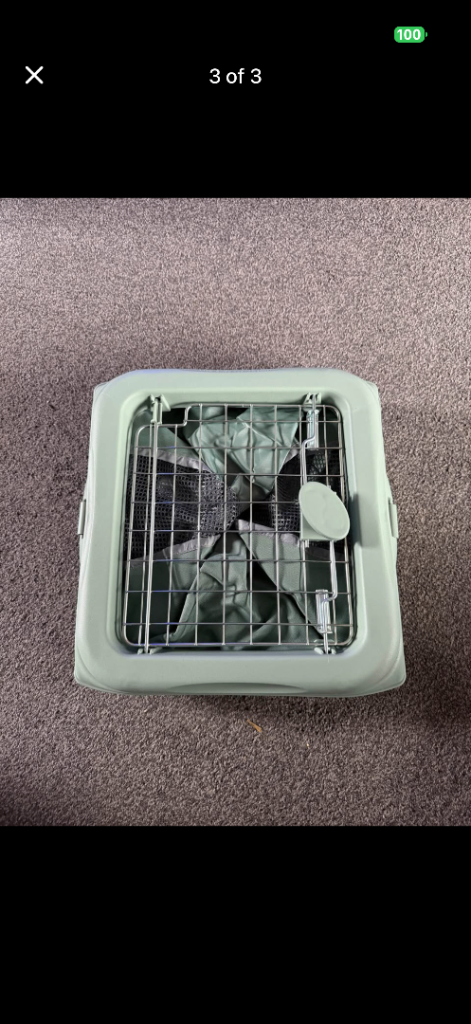 Pet carrier 