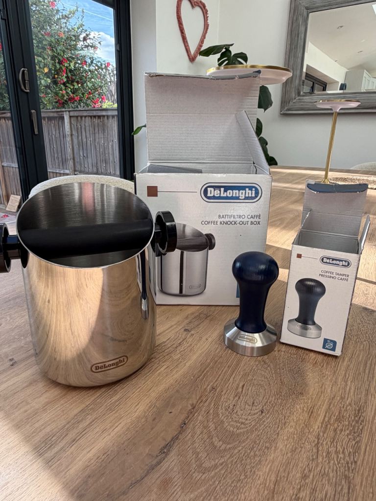 Delonghi coffee knock out box and tamper