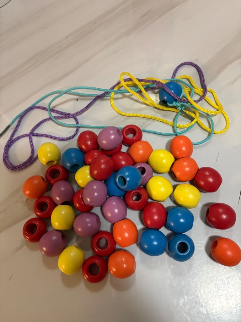Children’s bead threading set