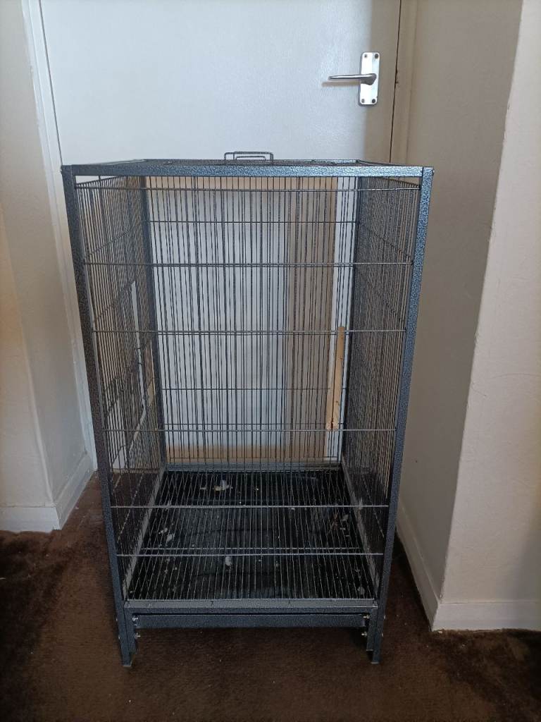 Large Heavy-Duty Metal Bird Cage with Pull-Out Tray - Great Condition