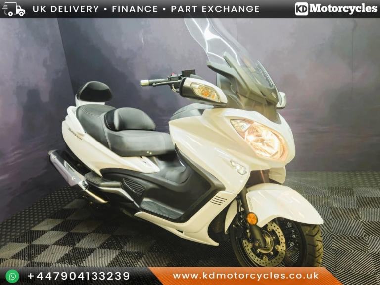 Suzuki Burgman 650 Executive AN650 Maxi Scooter Very Low Miles