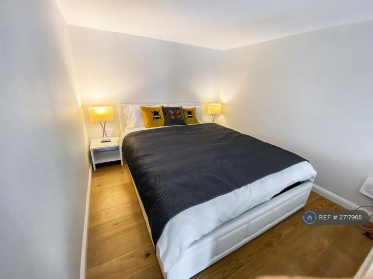 1 bedroom flat in Mcdonald Road, Edinburgh, EH7 (1 bed) (#2717968)