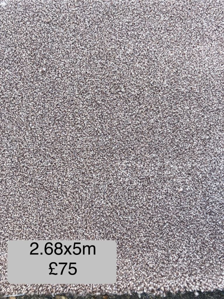 Brown fleck carpet remnant 2.68x5m