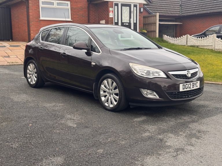 Vauxhall, ASTRA, Hatchback, 2012, Manual, 1956 (cc), 5 doors