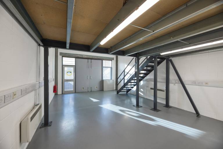 Bromsgrove - B60 3ET \ Workshop Room at Basepoint Bromsgrove Enterprise Park