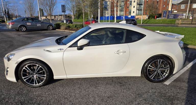 2013 Toyota GT86 Auto with private plate
