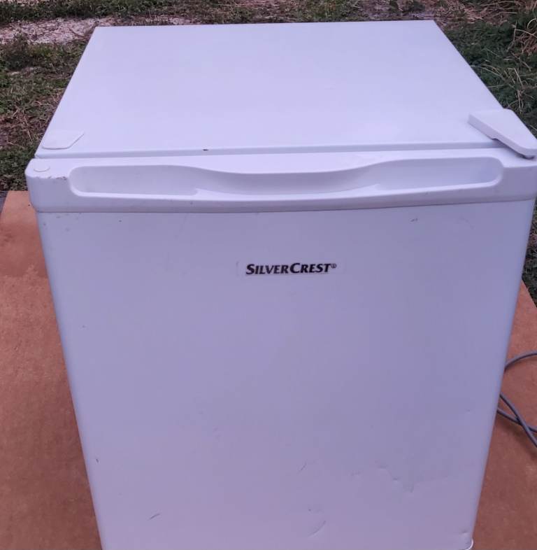Silvercrest Freestanding Mini Fridge - White, Good Condition