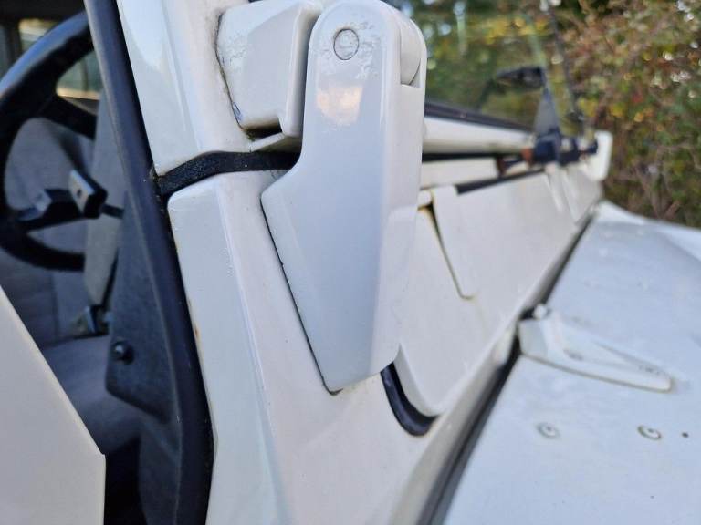 1990 Land Rover Defender 110 3.5 County Station Wagon Petrol Manual (134 bhp) V8 3500cc SUV Petro...