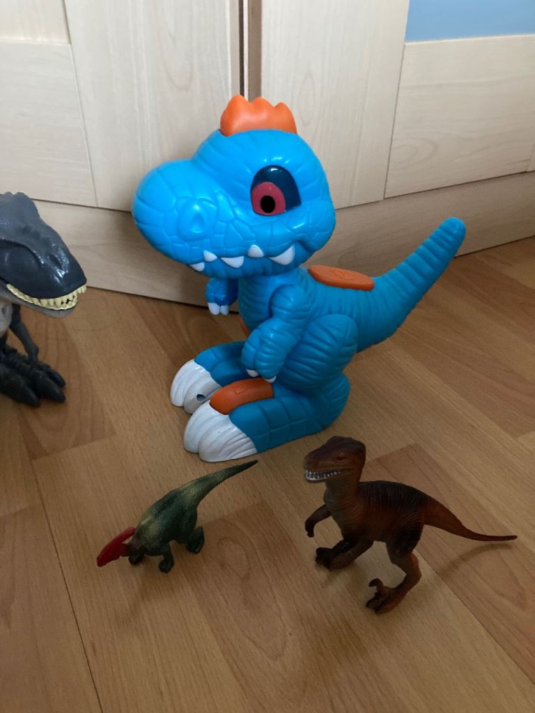 7 x Various Dinosaurs