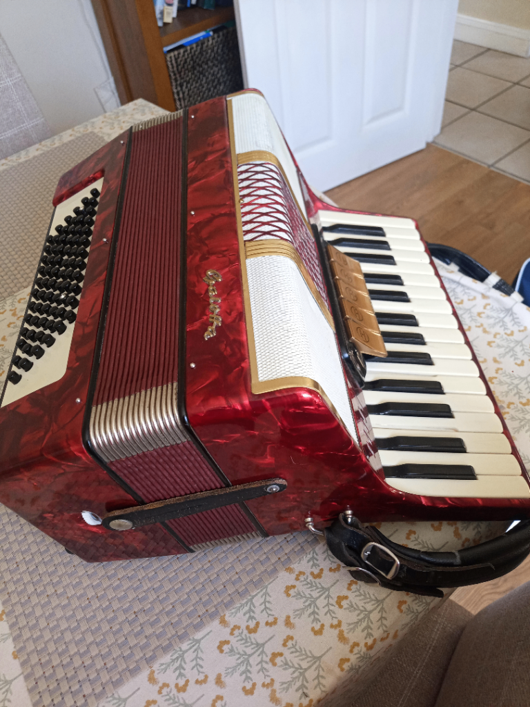 Piano Accordion in Very Good Condition