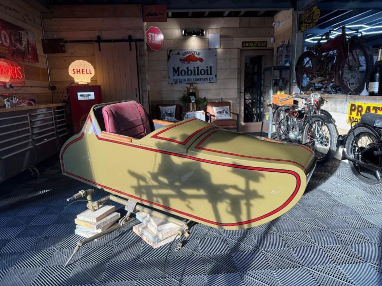 C.1929 Harley Davidson side car, presented in outstanding condition 