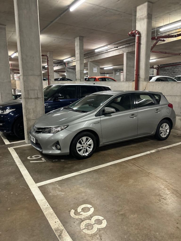 2015 Toyota Auris Hybrid 1.8 Automatic – Self-Charging Hybrid | Excellent Fuel Economy | Very Clean