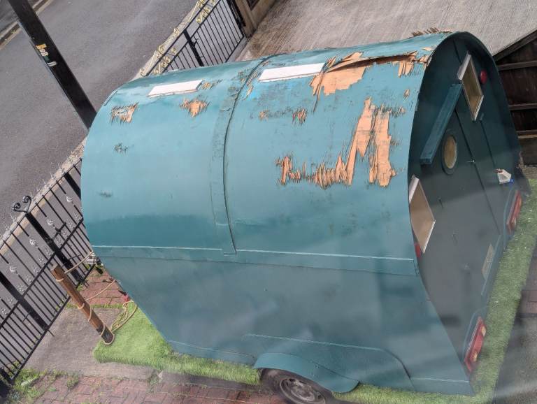 Sleeping trailer 