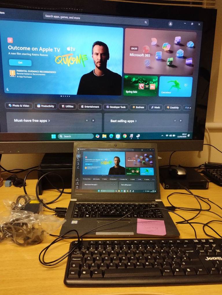 Windows 11 laptop. 8GB RAM, i5, 128GB SSD, HDMI, WebCam, OFFICE. Faulty Keyboard! PC alternative 