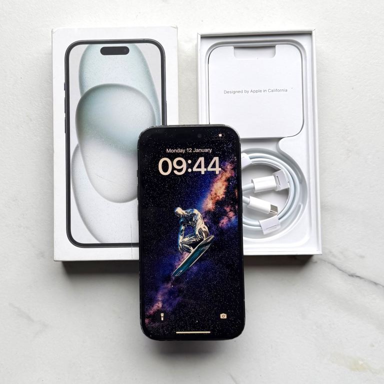 iPhone 15 128GB Unlocked (Excellent Condition) With Box & Charger