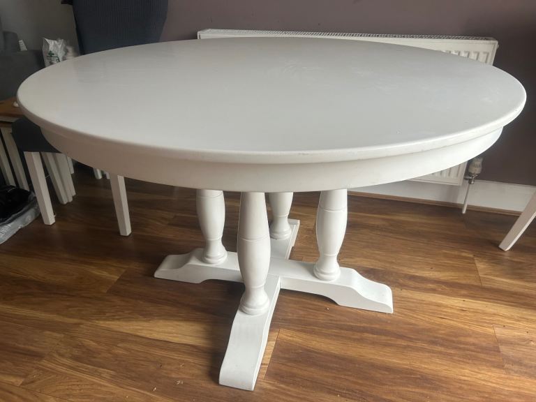Round dining table 120cm
