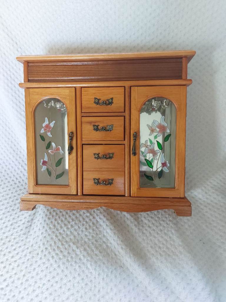Jewellery box