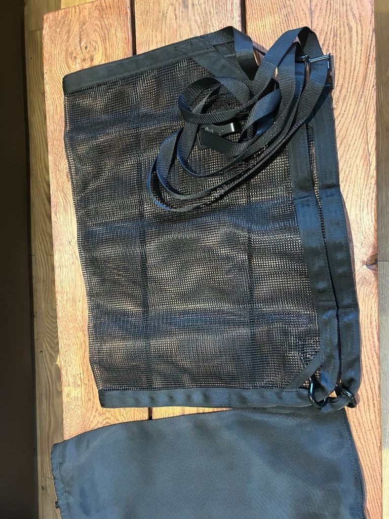Volvo XC40 cargo net for boot. Never used.