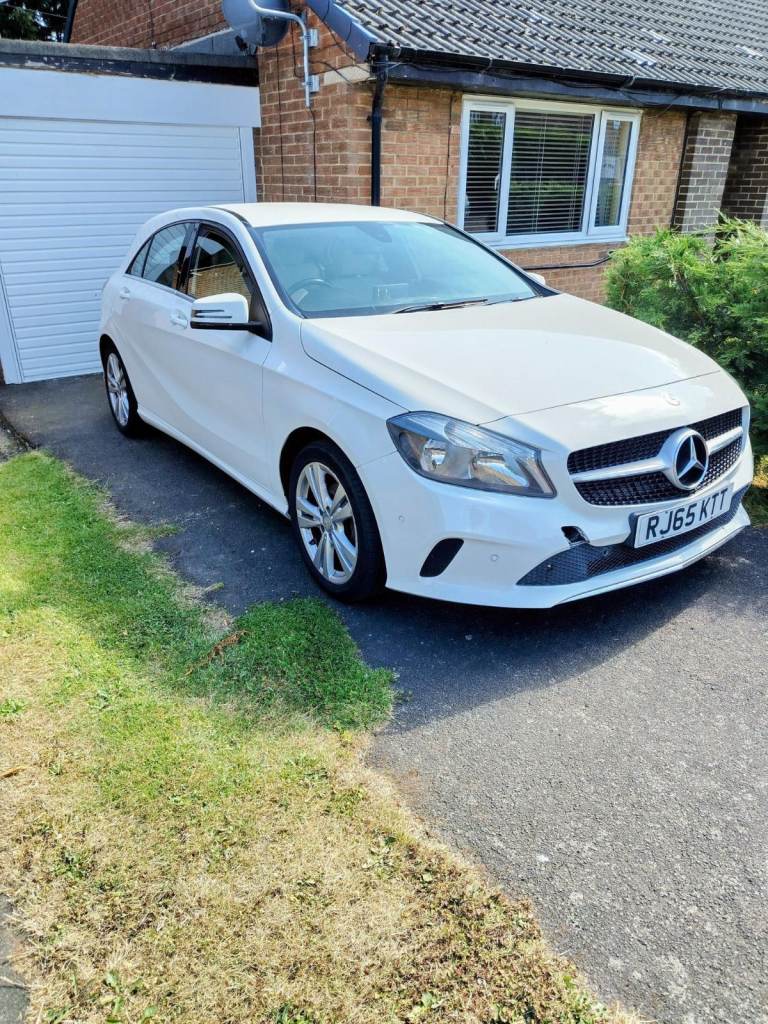 Mercedes-Benz, A CLASS, Hatchback, 2015, Manual, 1461 (cc), 5 doors