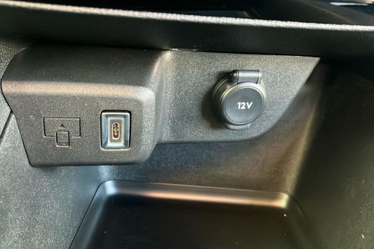  Vauxhall Mokka Electric 54kwh Design Suv 5dr Electric Auto 156 Ps Electric