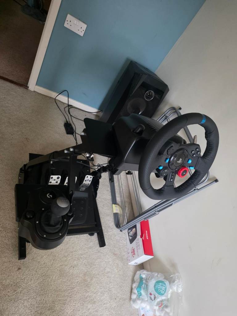 G29 STEERING WHEEL + PEDALS + SHIFTER + STAND. EXCELLENT CONDITION.