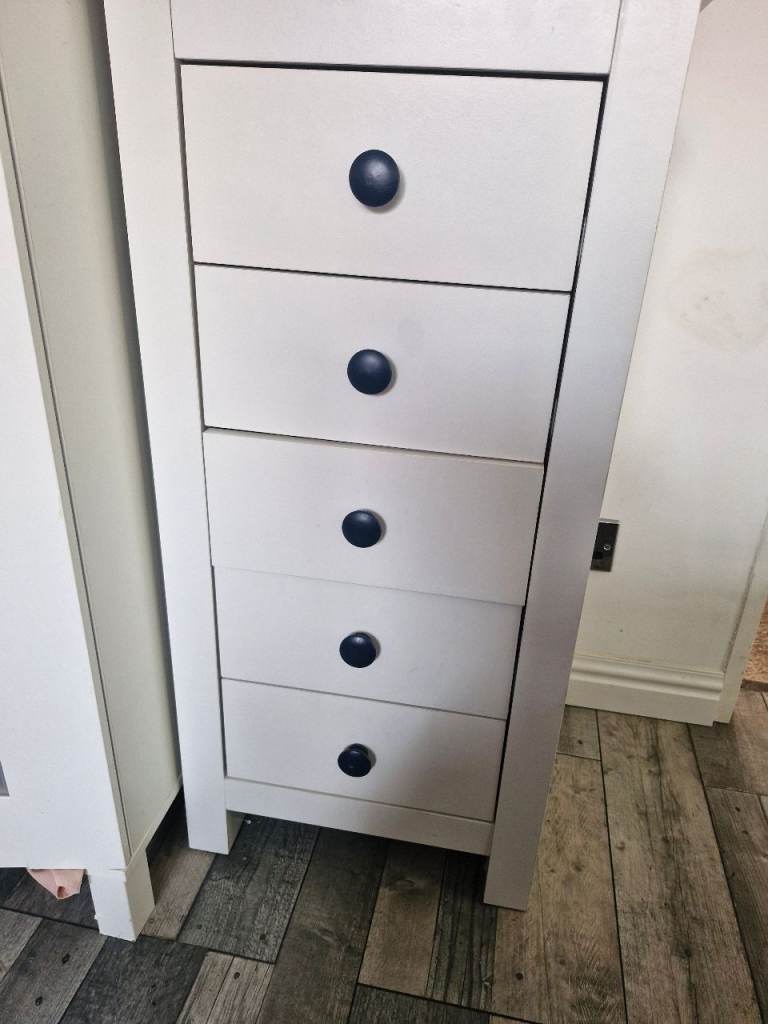 Small chest of drawers tallboy