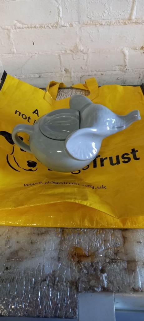 Tea pot